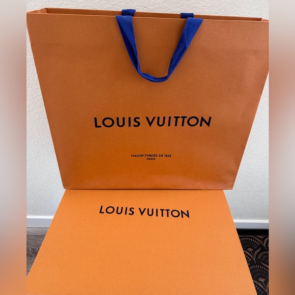 Louis Vuitton shopping bag and box authentic - Picture 1 of 1